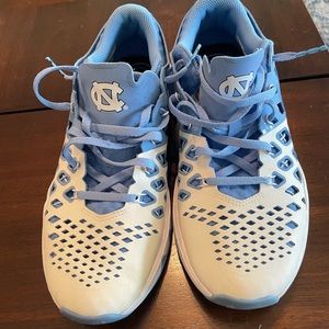 Nike UNC Tarheels tennis shoes